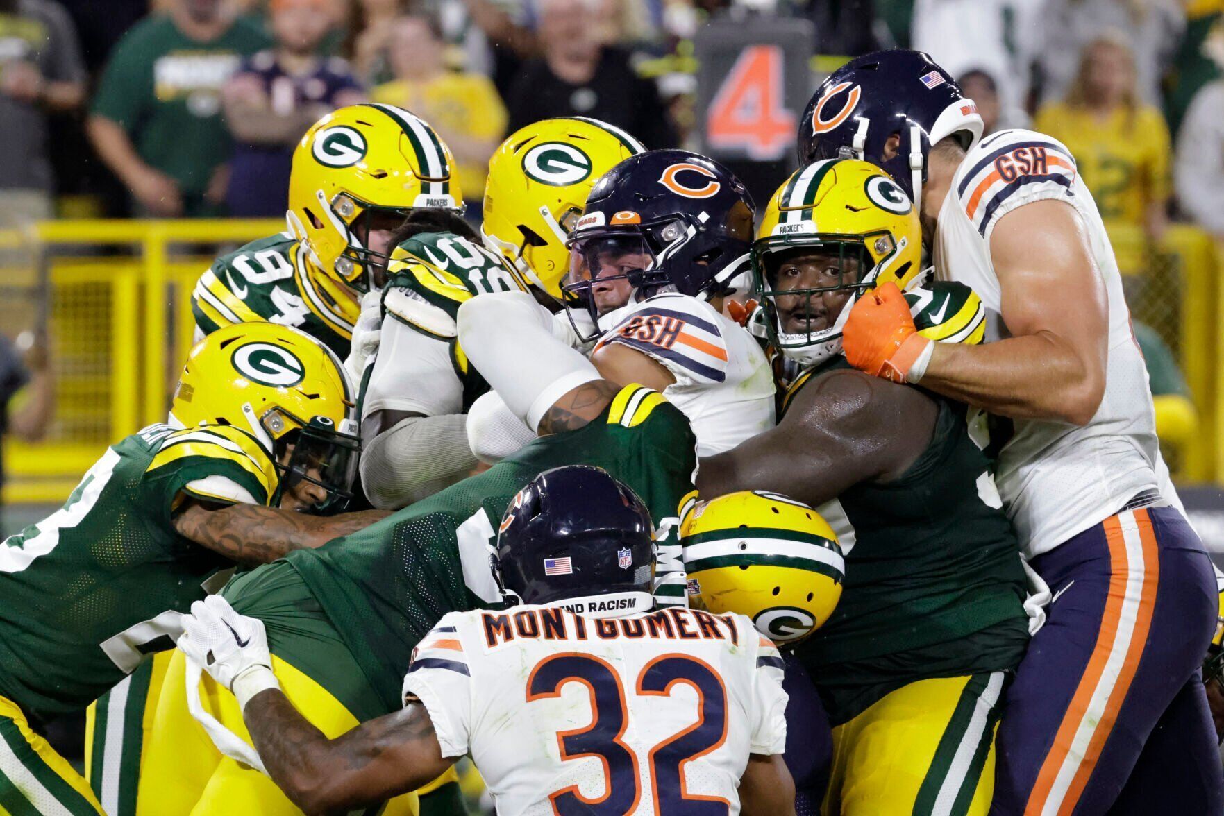 Bears Packers Football